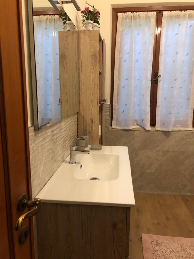 Casa Patrizia Lägenhet Torri Del Benaco Exteriör bild
