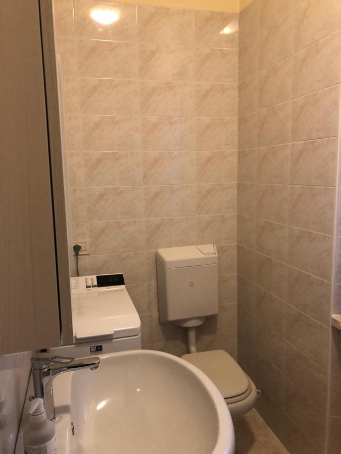 Casa Patrizia Lägenhet Torri Del Benaco Exteriör bild